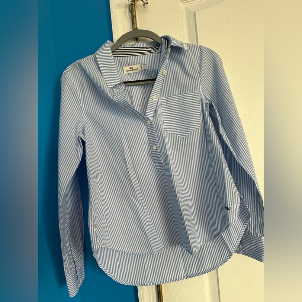 Blue and white striped vineyard vines shirt
